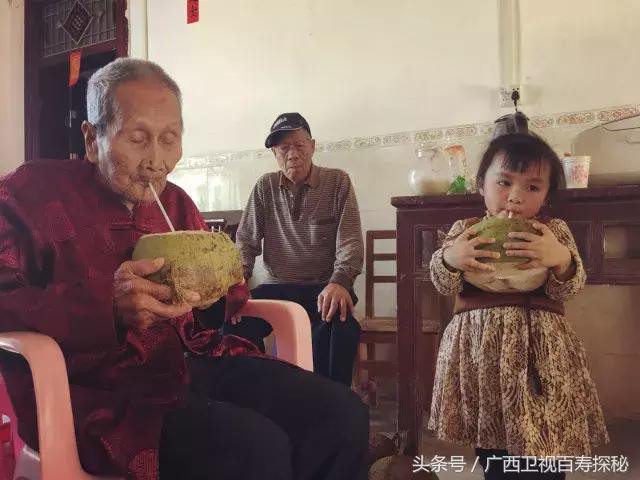 百寿探秘，揭开长寿奥秘，探寻健康之路